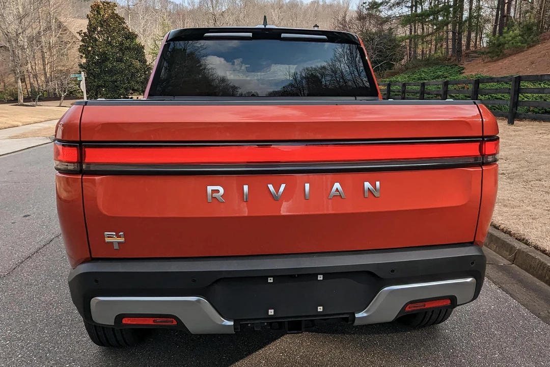 2022 Rivian R1T - Image 5 of 31