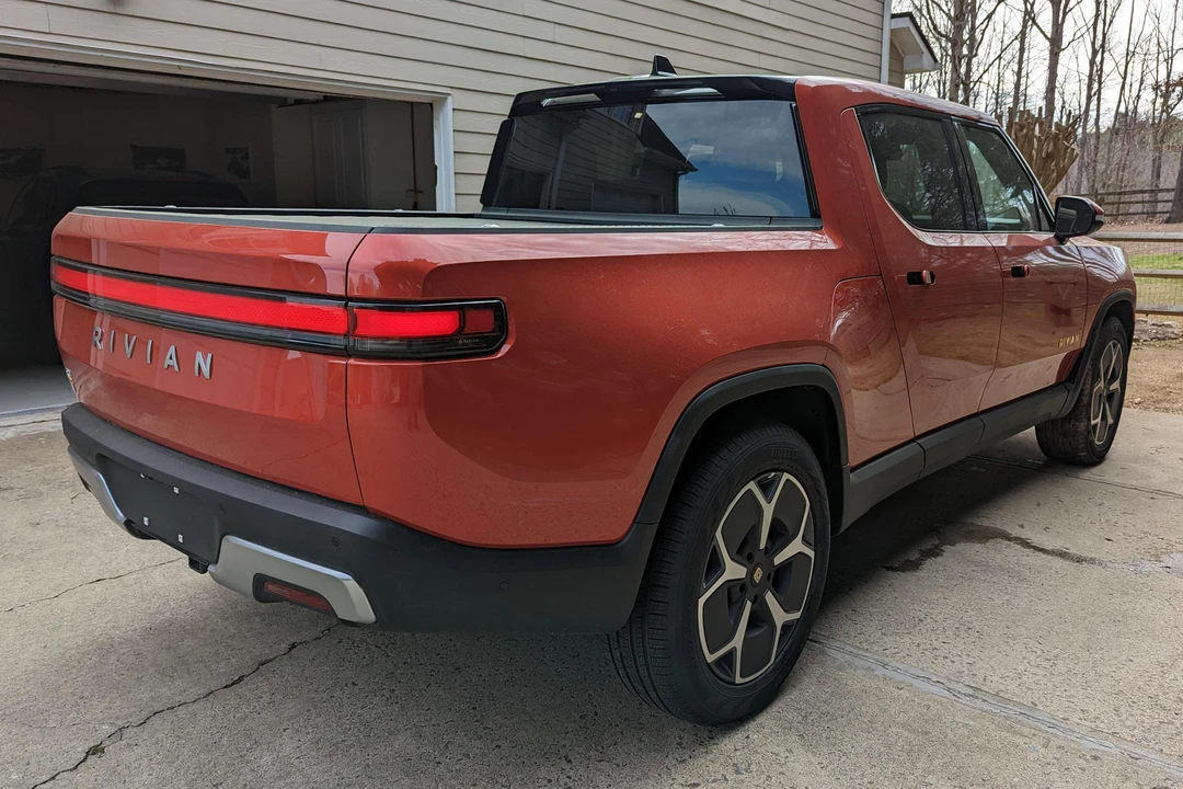 2022 Rivian R1T - Image 4 of 31