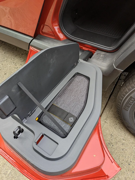 2022 Rivian R1T - Image 19 of 31