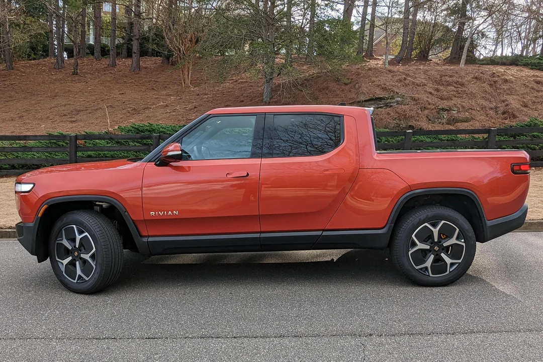 2022 Rivian R1T - Image 8 of 31