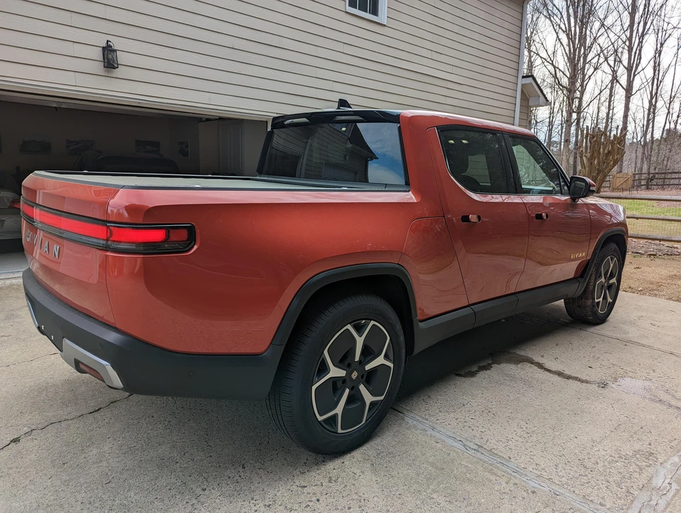 2022 Rivian R1T - Image 13 of 31