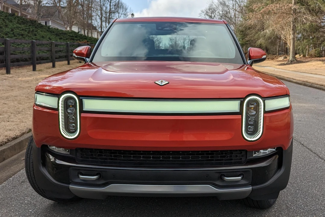 2022 Rivian R1T - Image 2 of 31