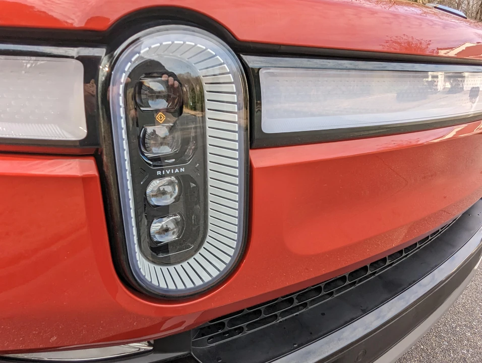 2022 Rivian R1T - Image 15 of 31