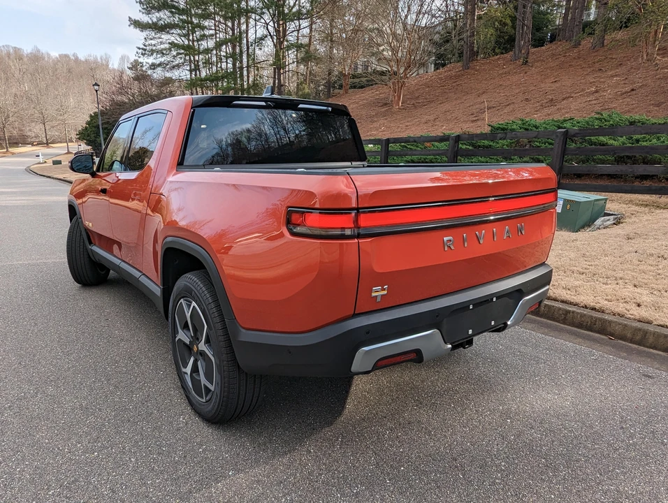 2022 Rivian R1T - Image 9 of 31