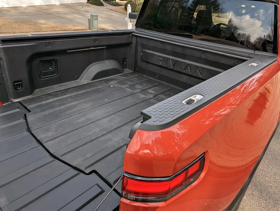 2022 Rivian R1T - Image 27 of 31