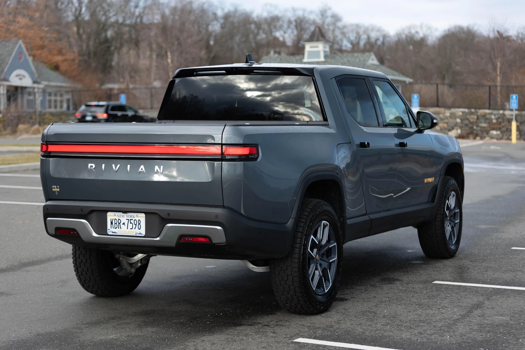 2022 Rivian R1T - Image 25 of 31