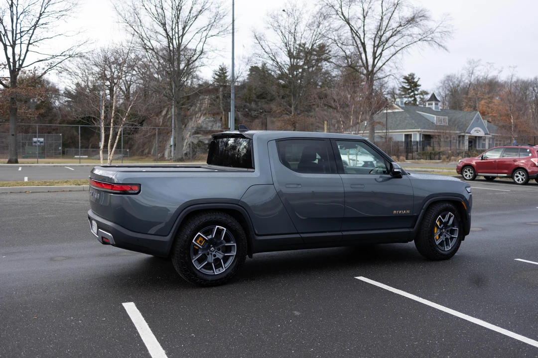 2022 Rivian R1T - Image 28 of 31
