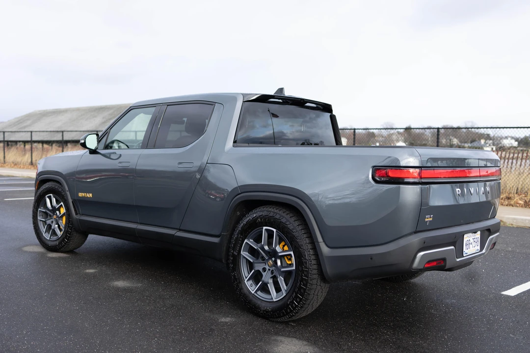 2022 Rivian R1T - Image 18 of 31