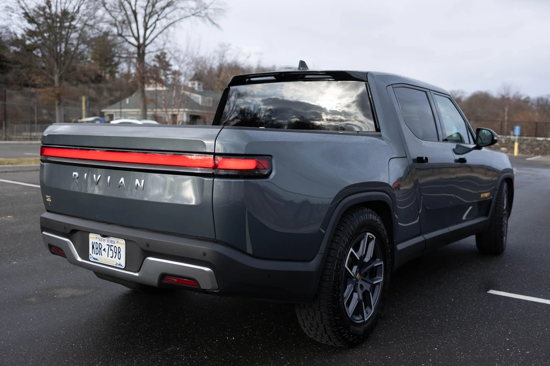 2022 Rivian R1T - Image 26 of 31