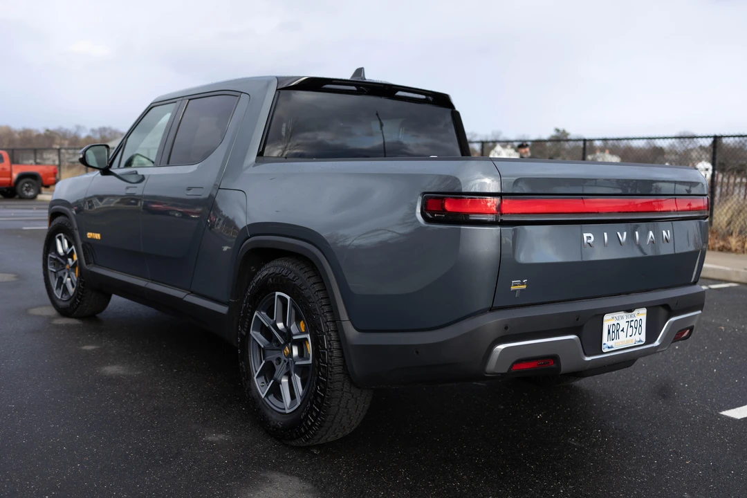 2022 Rivian R1T - Image 19 of 31