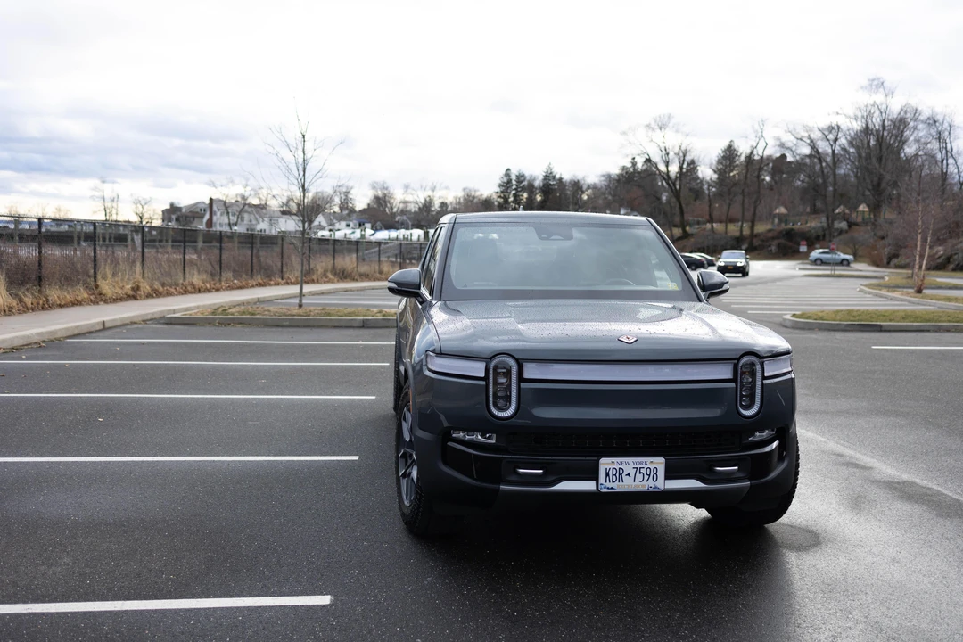 2022 Rivian R1T - Image 6 of 31