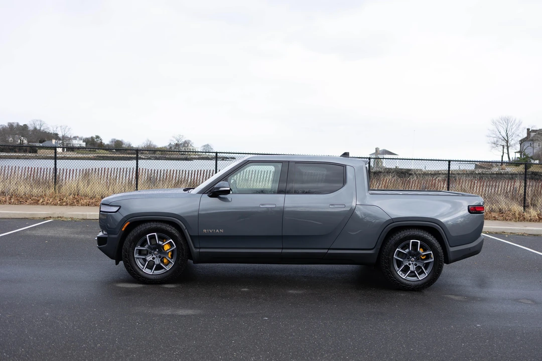 2022 Rivian R1T - Image 15 of 31