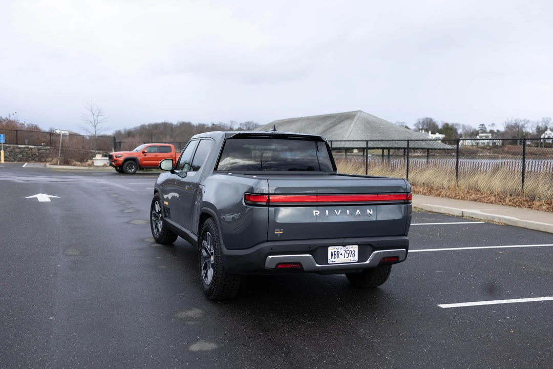 2022 Rivian R1T - Image 22 of 31