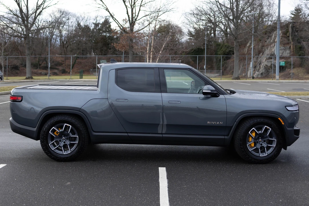 2022 Rivian R1T - Image 3 of 31