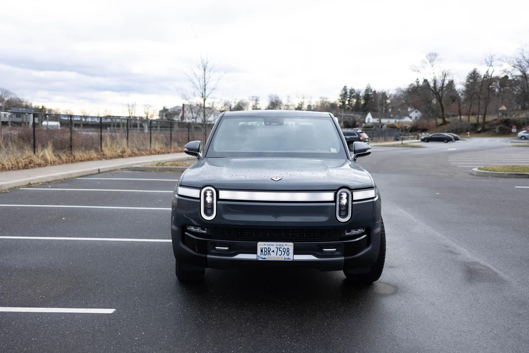 2022 Rivian R1T - Image 7 of 31