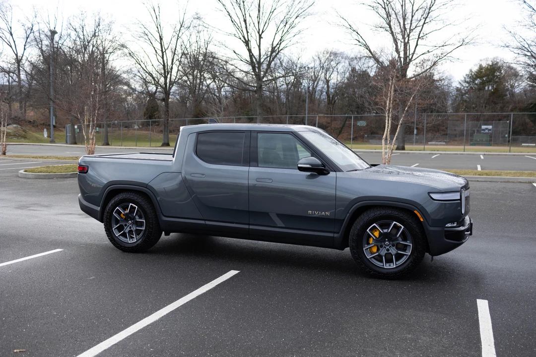2022 Rivian R1T - Image 30 of 31