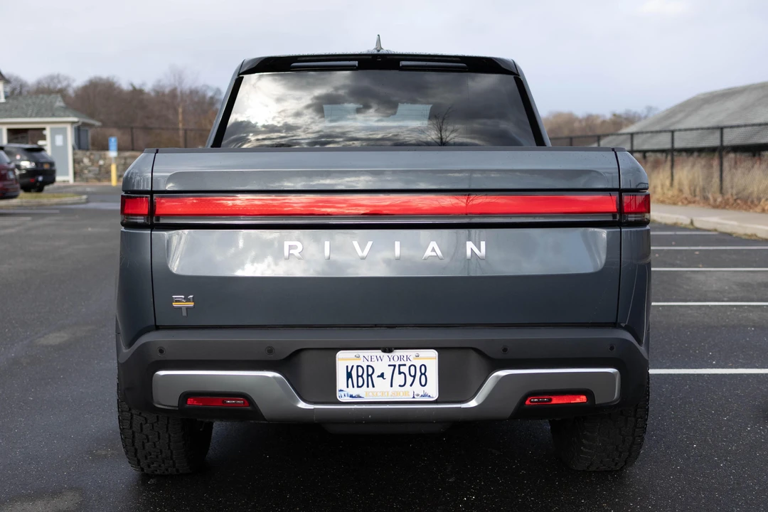 2022 Rivian R1T - Image 5 of 31