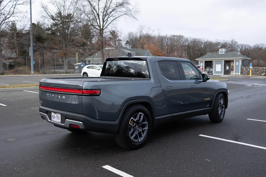 2022 Rivian R1T - Image 27 of 31