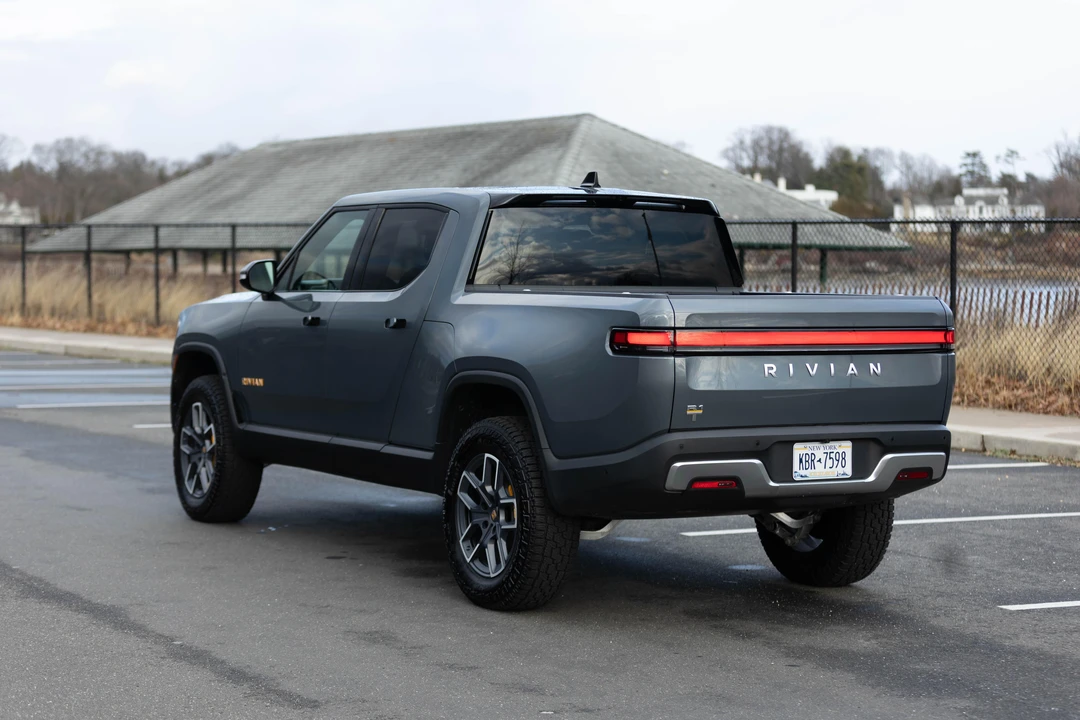 2022 Rivian R1T - Image 20 of 31