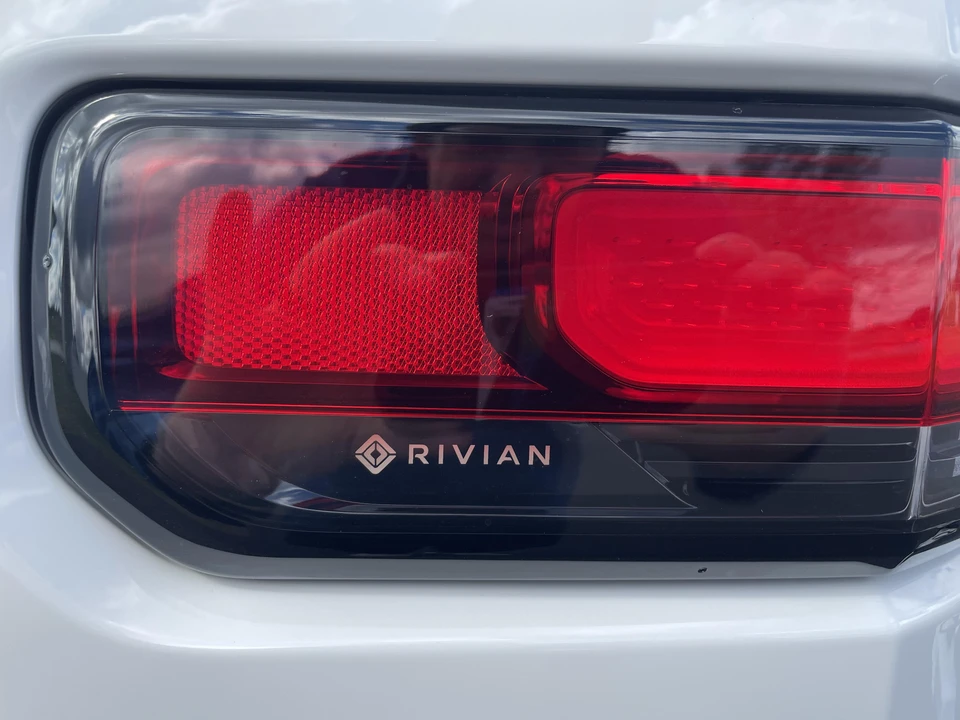 2022 Rivian R1T - Image 22 of 31
