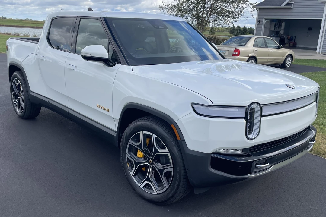 2022 Rivian R1T - Image 3 of 31