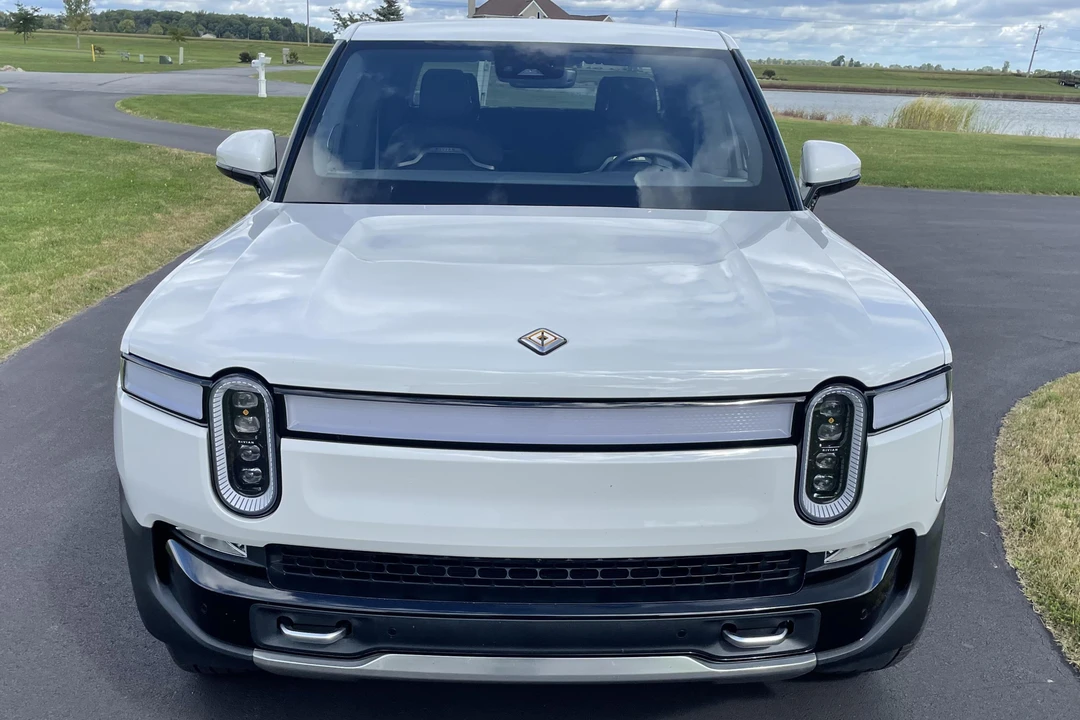2022 Rivian R1T - Image 2 of 31