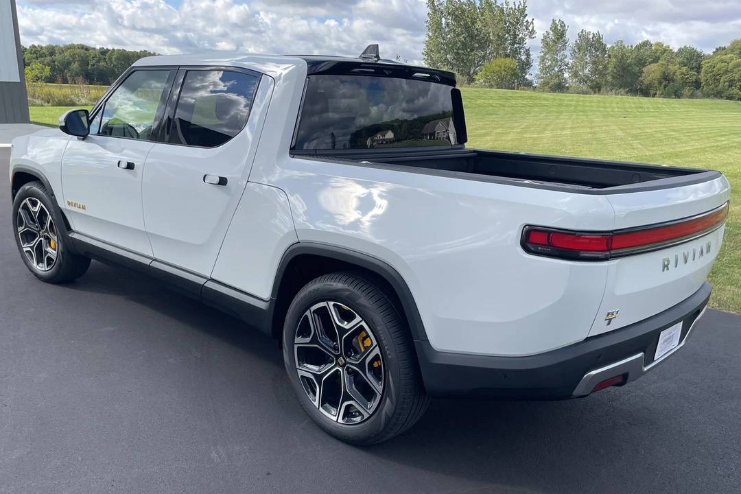 2022 Rivian R1T - Image 4 of 31