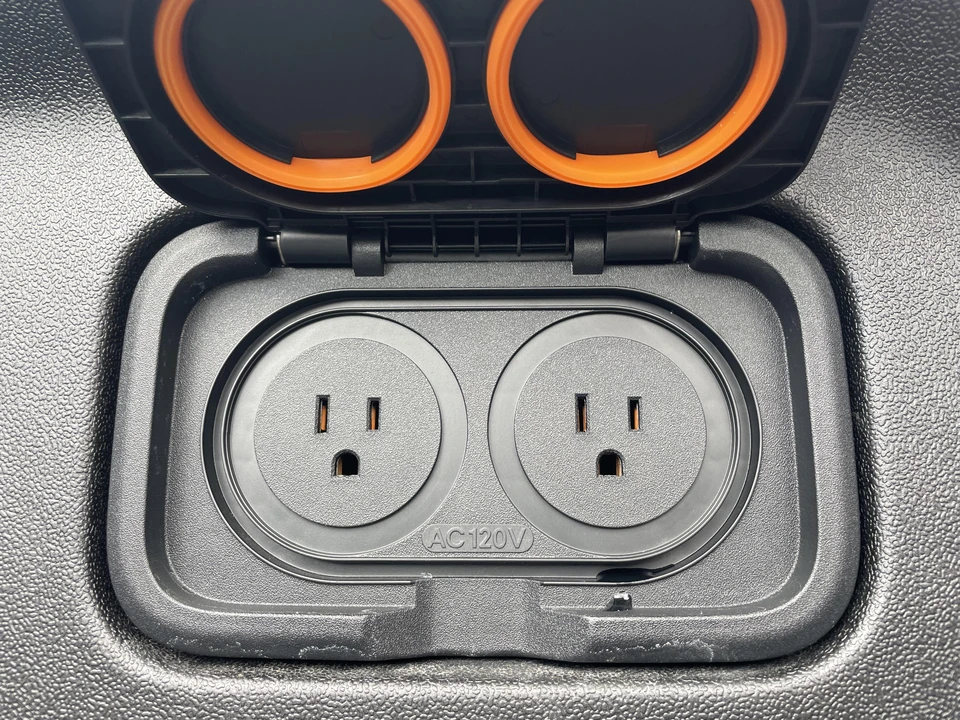 2022 Rivian R1T - Image 26 of 31