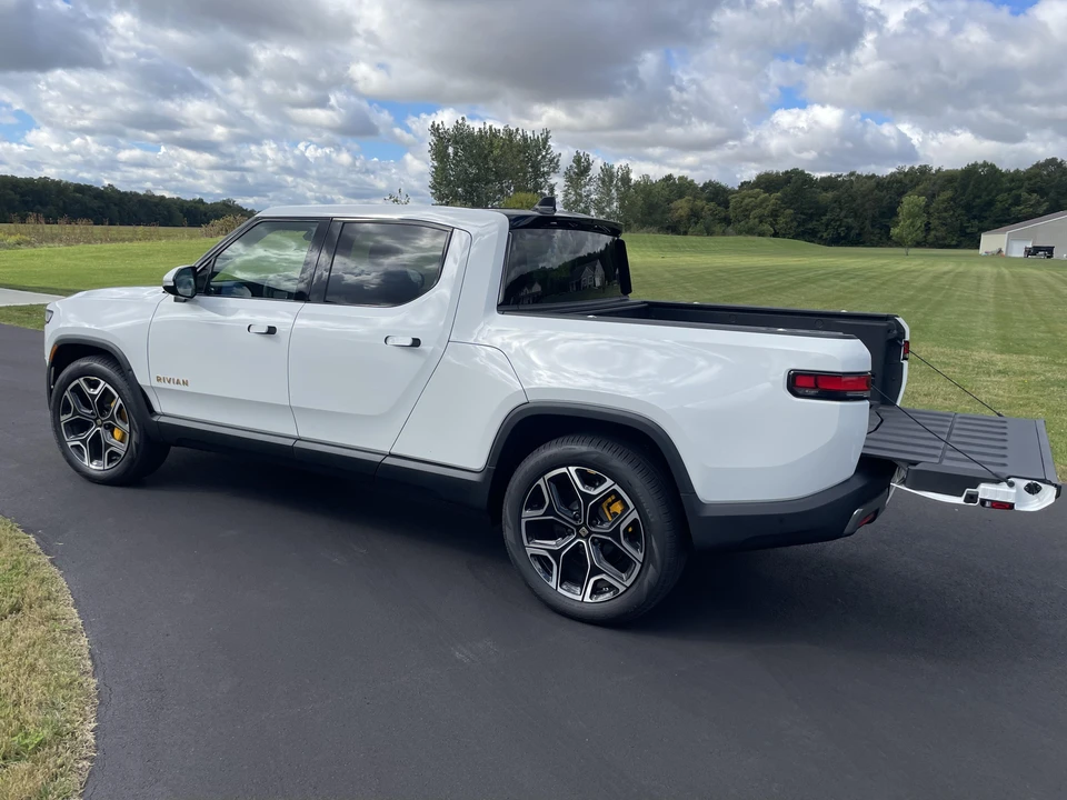 2022 Rivian R1T - Image 13 of 31