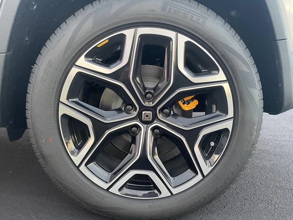 2022 Rivian R1T - Image 30 of 31