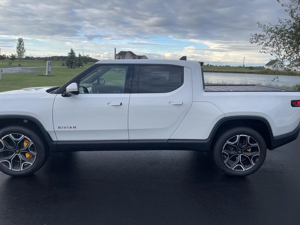 2022 Rivian R1T - Image 11 of 31