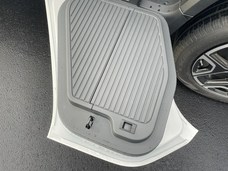 2022 Rivian R1T - Image 21 of 31