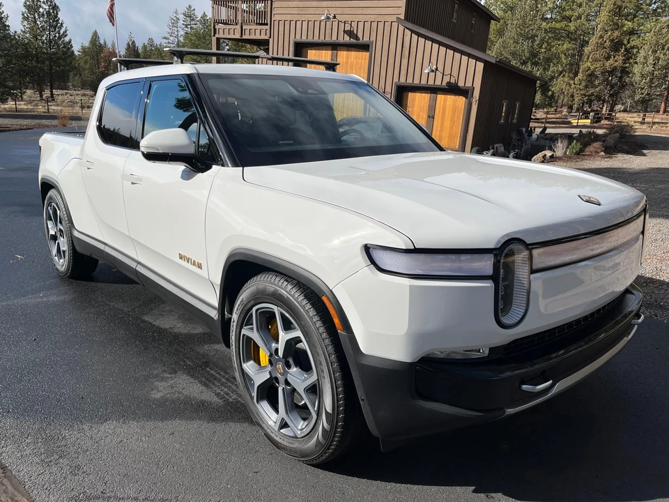 2022 Rivian R1T - Image 27 of 31