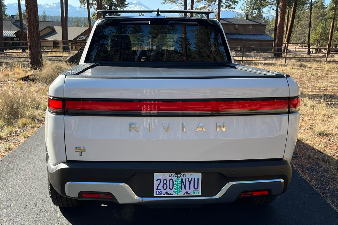 2022 Rivian R1T - Image 5 of 31