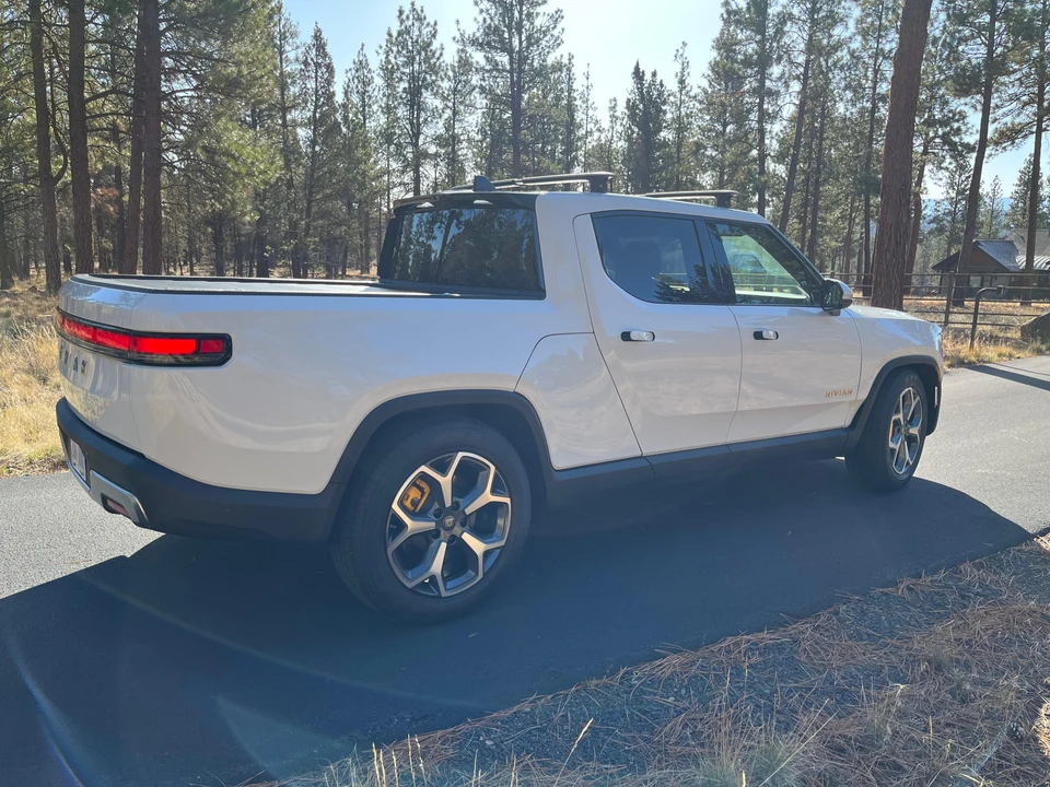 2022 Rivian R1T - Image 19 of 31