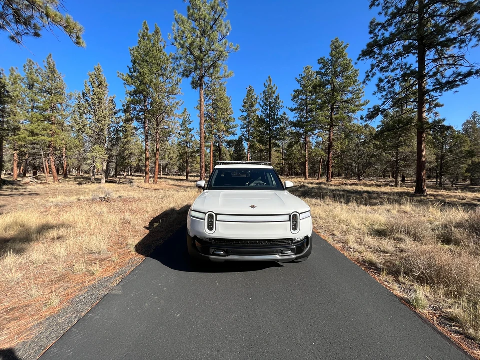 2022 Rivian R1T - Image 6 of 31