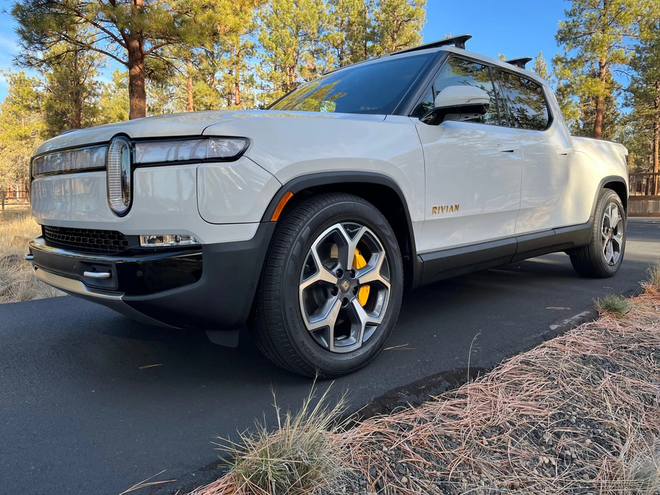 2022 Rivian R1T - Image 9 of 31