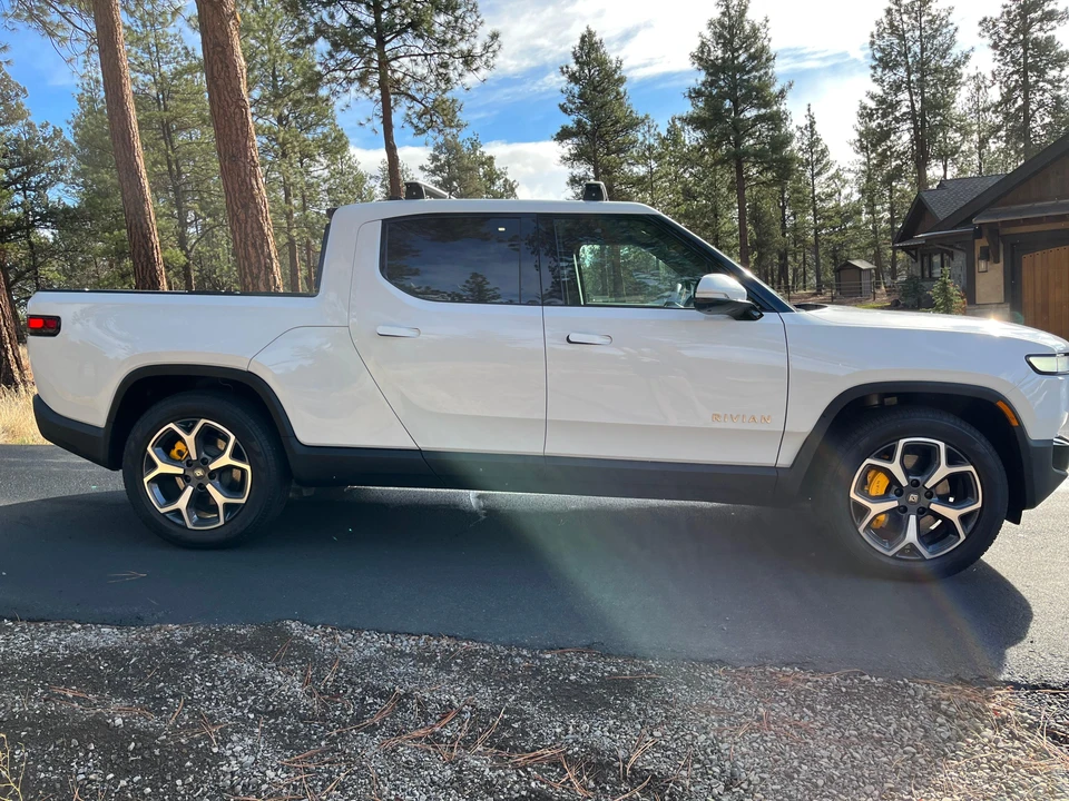 2022 Rivian R1T - Image 22 of 31