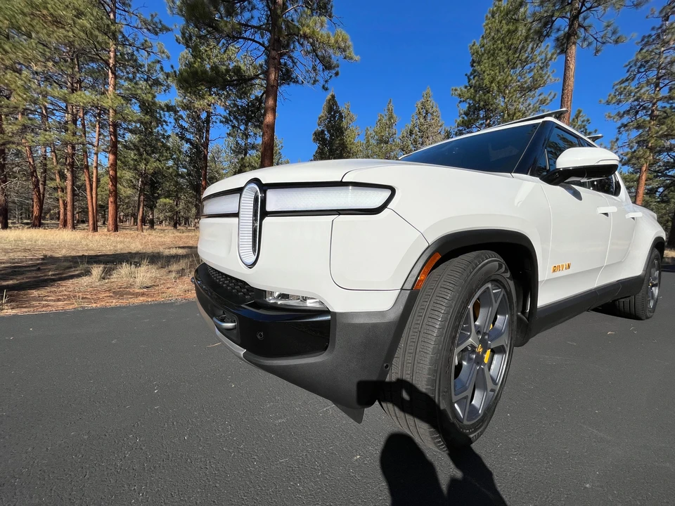 2022 Rivian R1T - Image 8 of 31