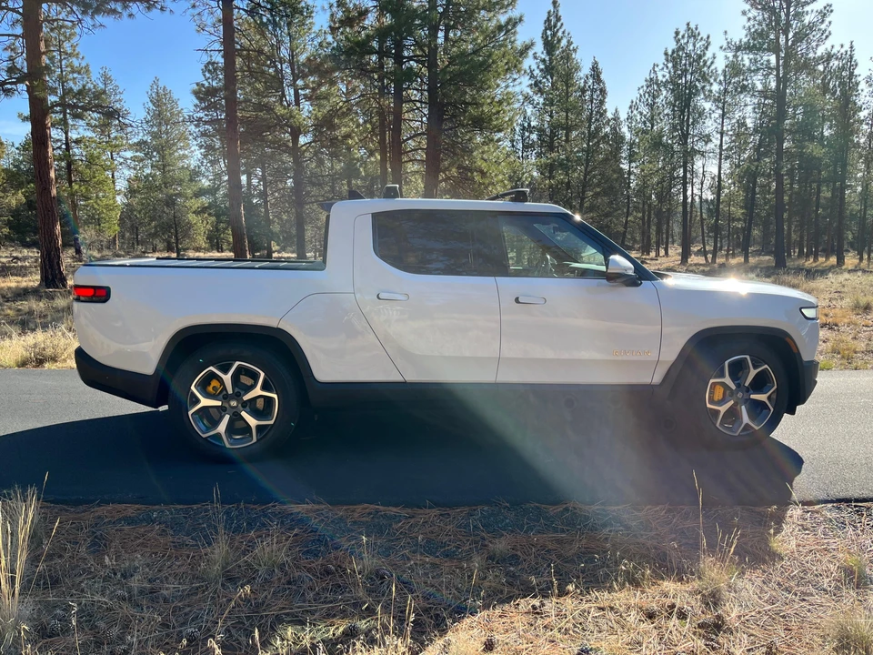2022 Rivian R1T - Image 21 of 31