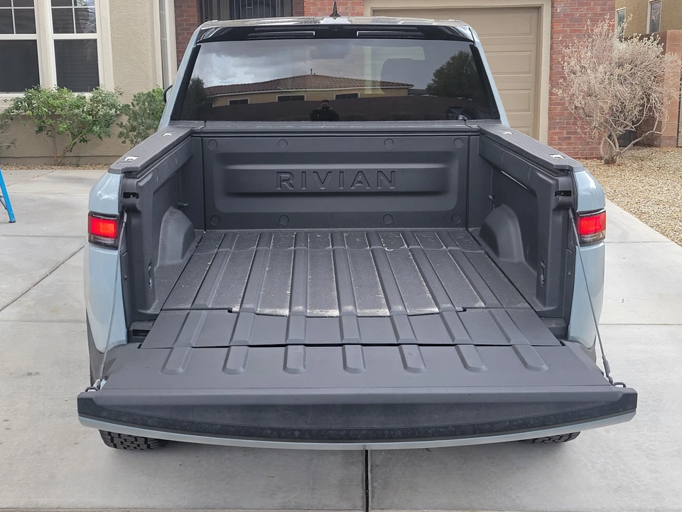 2022 Rivian R1T - Image 16 of 31