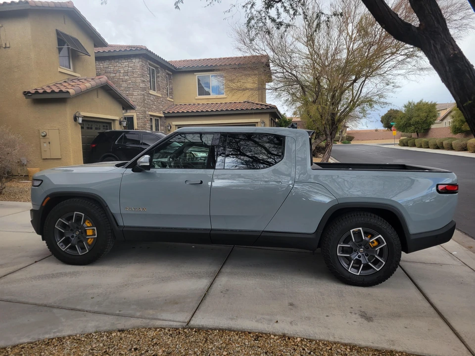 2022 Rivian R1T - Image 11 of 31