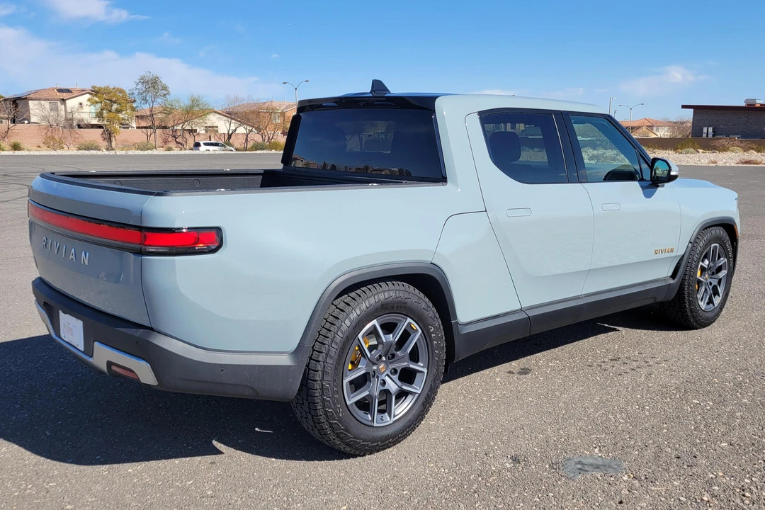 2022 Rivian R1T - Image 4 of 31
