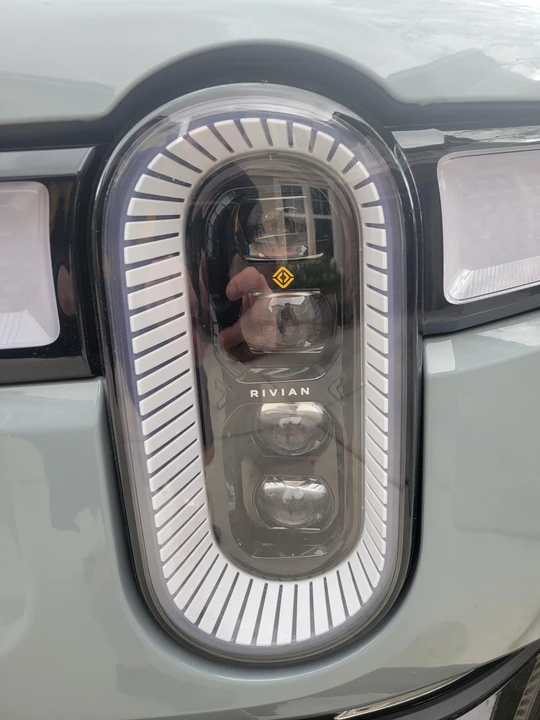 2022 Rivian R1T - Image 27 of 31