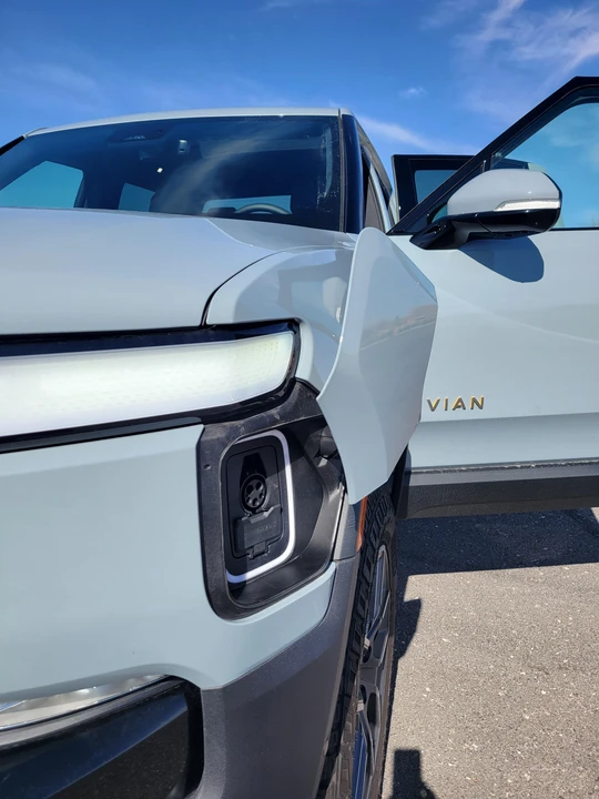 2022 Rivian R1T - Image 29 of 31