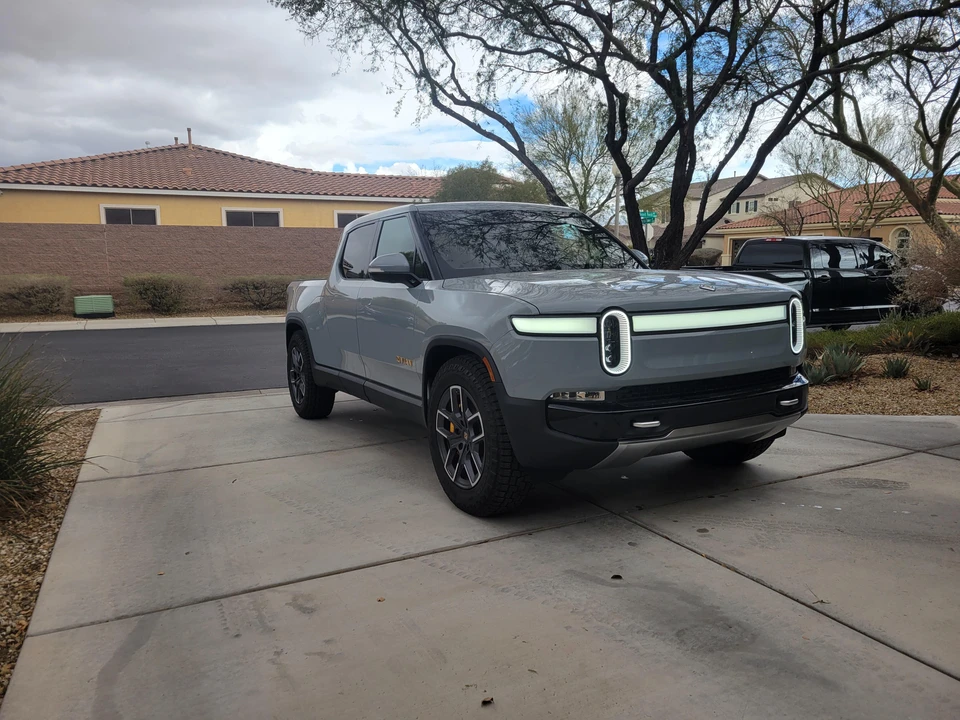 2022 Rivian R1T - Image 23 of 31