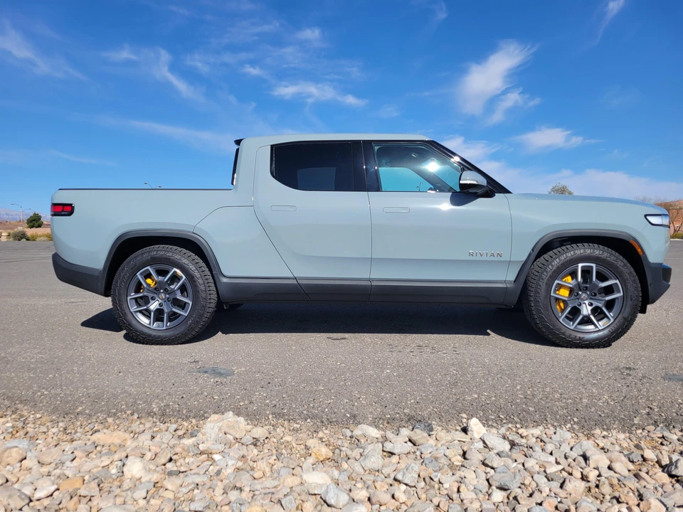 2022 Rivian R1T - Image 22 of 31
