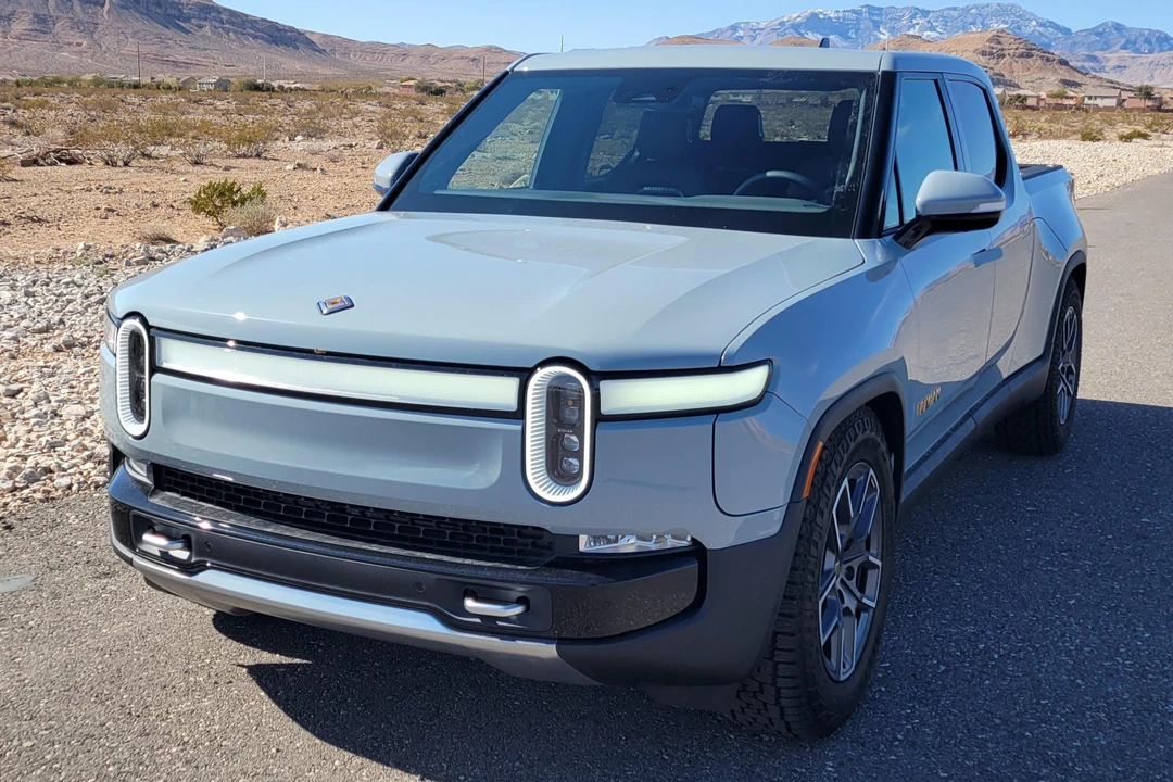 2022 Rivian R1T - Image 2 of 31