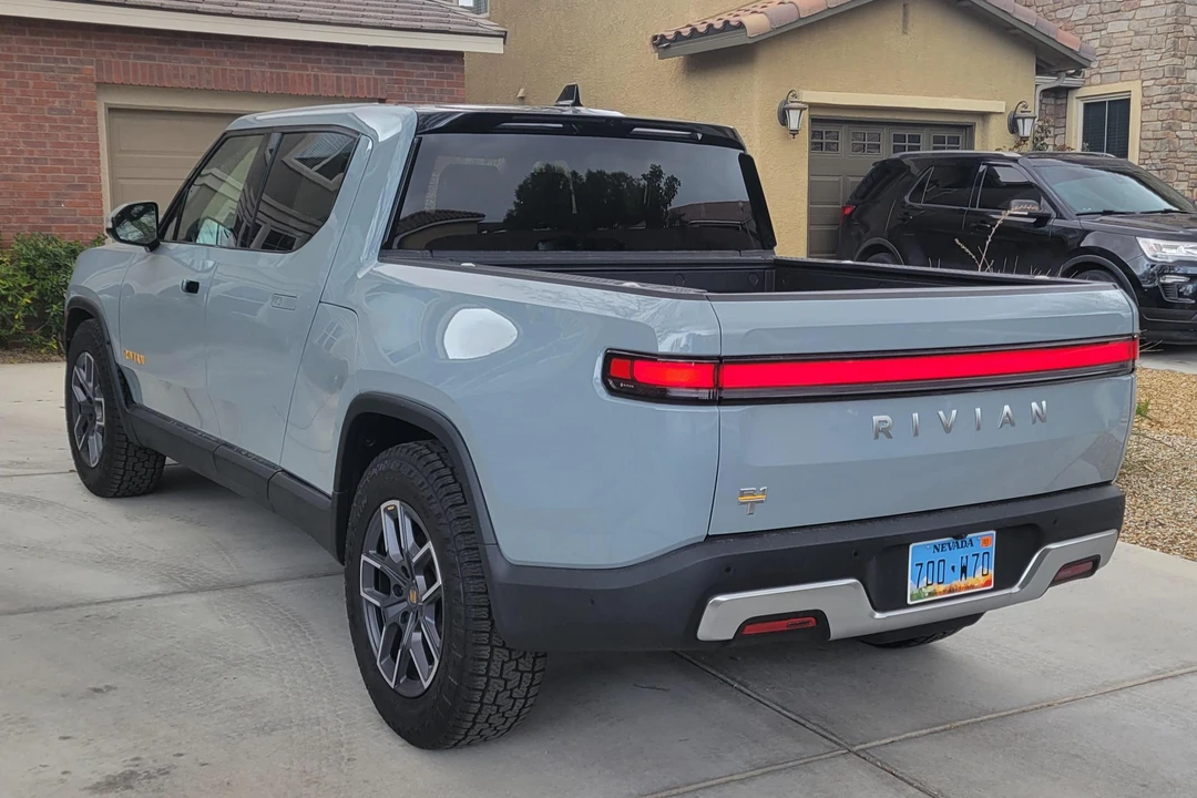 2022 Rivian R1T - Image 13 of 31