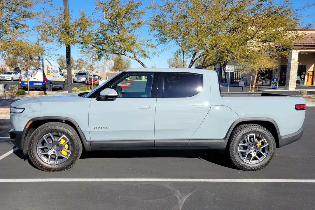 2022 Rivian R1T - Image 3 of 31